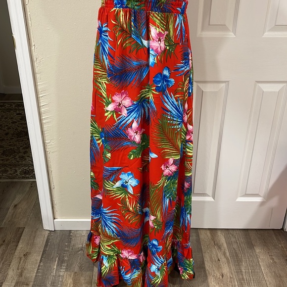 New Design Lab Lord & Taylor Red Floral Maxi Dress Deep V Neck Halter Size Med - Picture 2 of 5